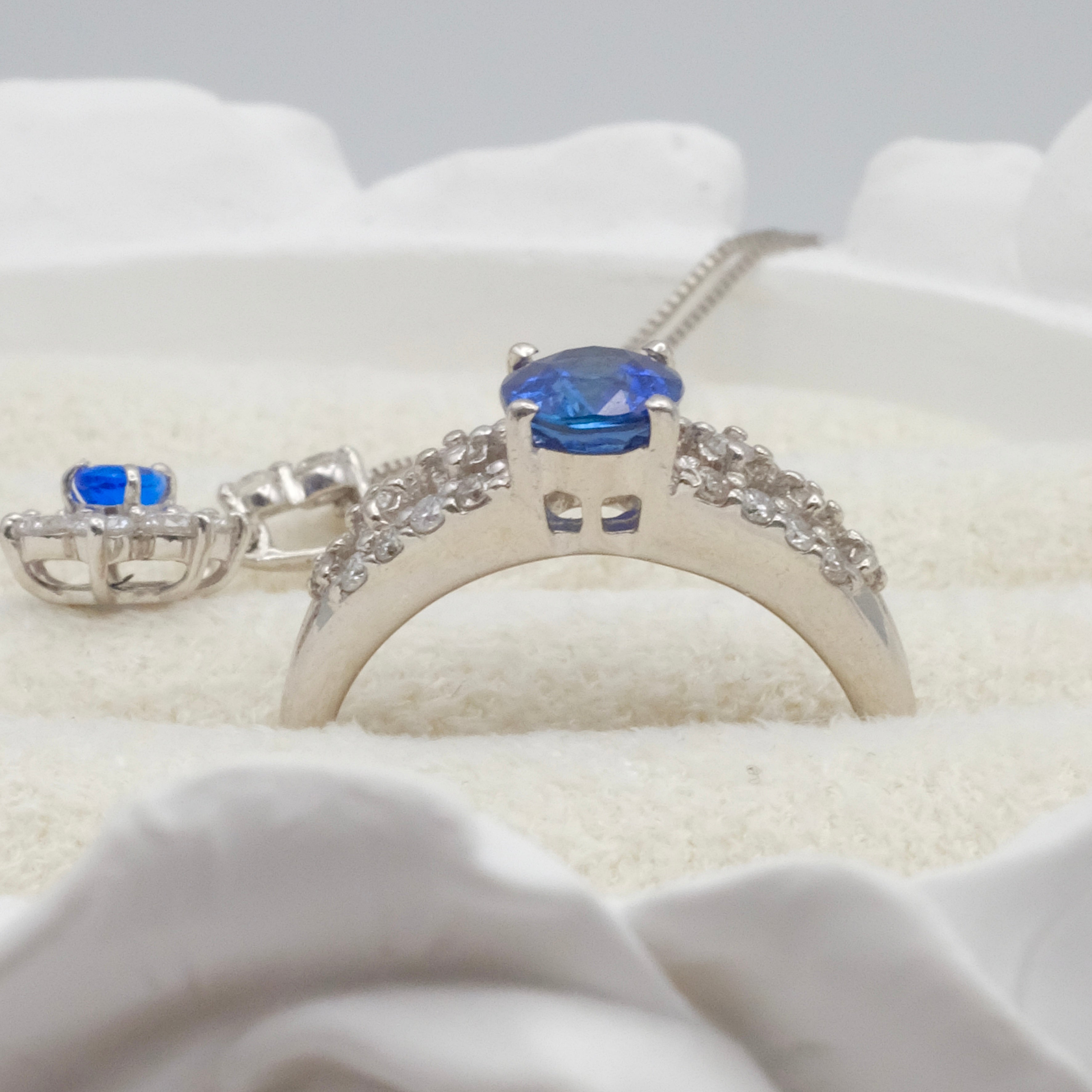 Cornflower Blue Sapphire Lace Setting Ring